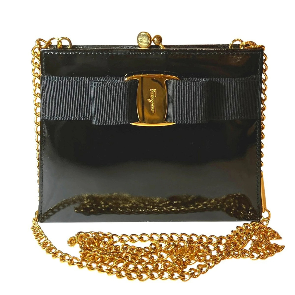 Salvatore Ferragamo shoulder bag, Vara ribbon, patent leather, size 22, 3054